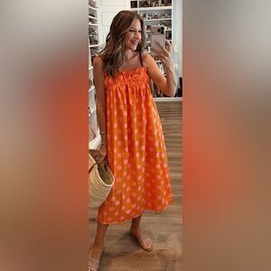 Flowy maxi dress size small worn once for photos new condtion
